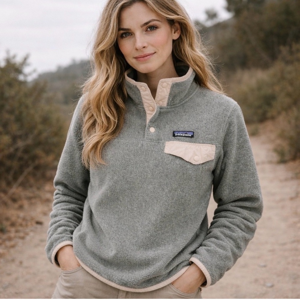 Patagonia Women's Gray and Cream Cowl Sweater